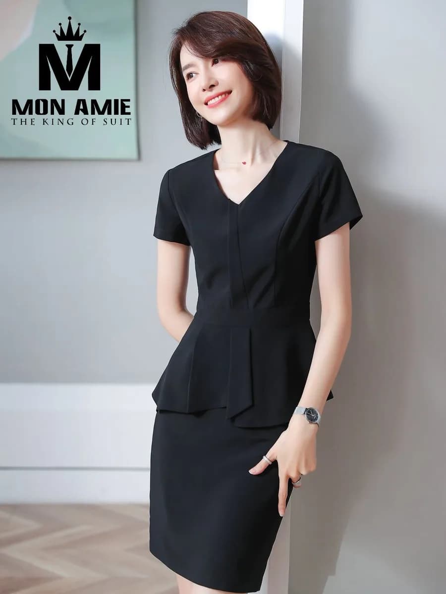 Đầm Đen Cổ V Xếp Tầng Peplum Tay Ngắn Ôm Dáng