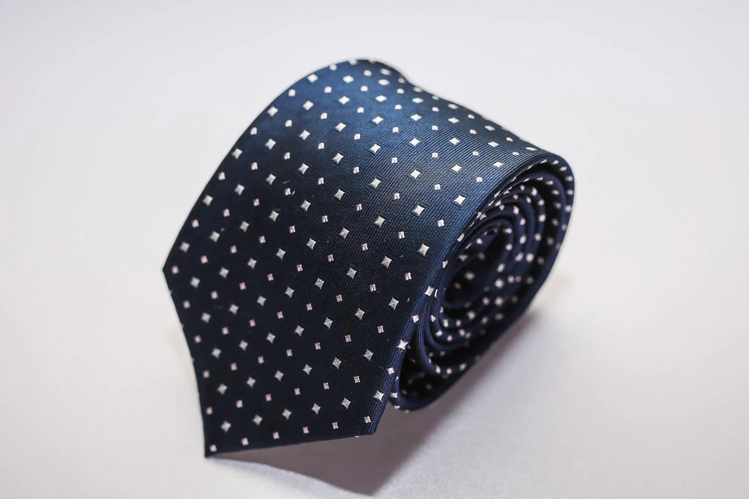 Cà Vạt Navy Điểm Bạc