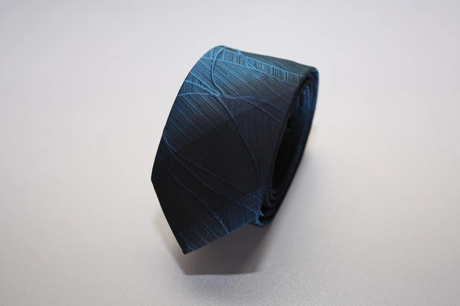 Cà Vạt Navy Kẻ Chìm Cobalt