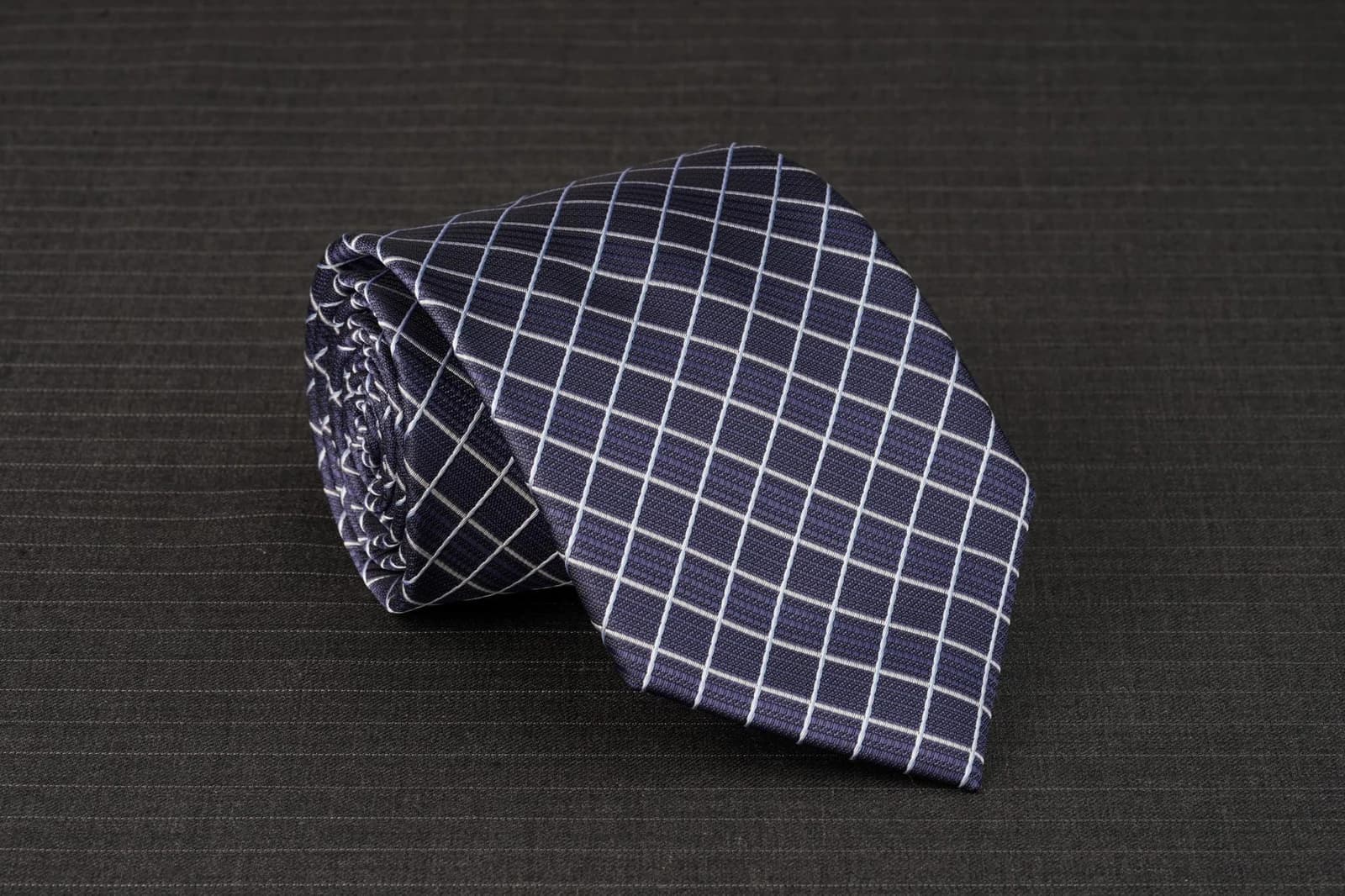 Cà Vạt Ô Cửa Sổ Navy