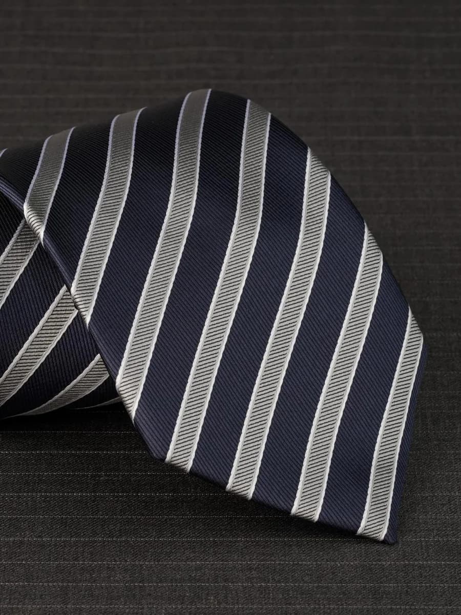 Cà Vạt Navy Sọc Bạc Cổ Điển