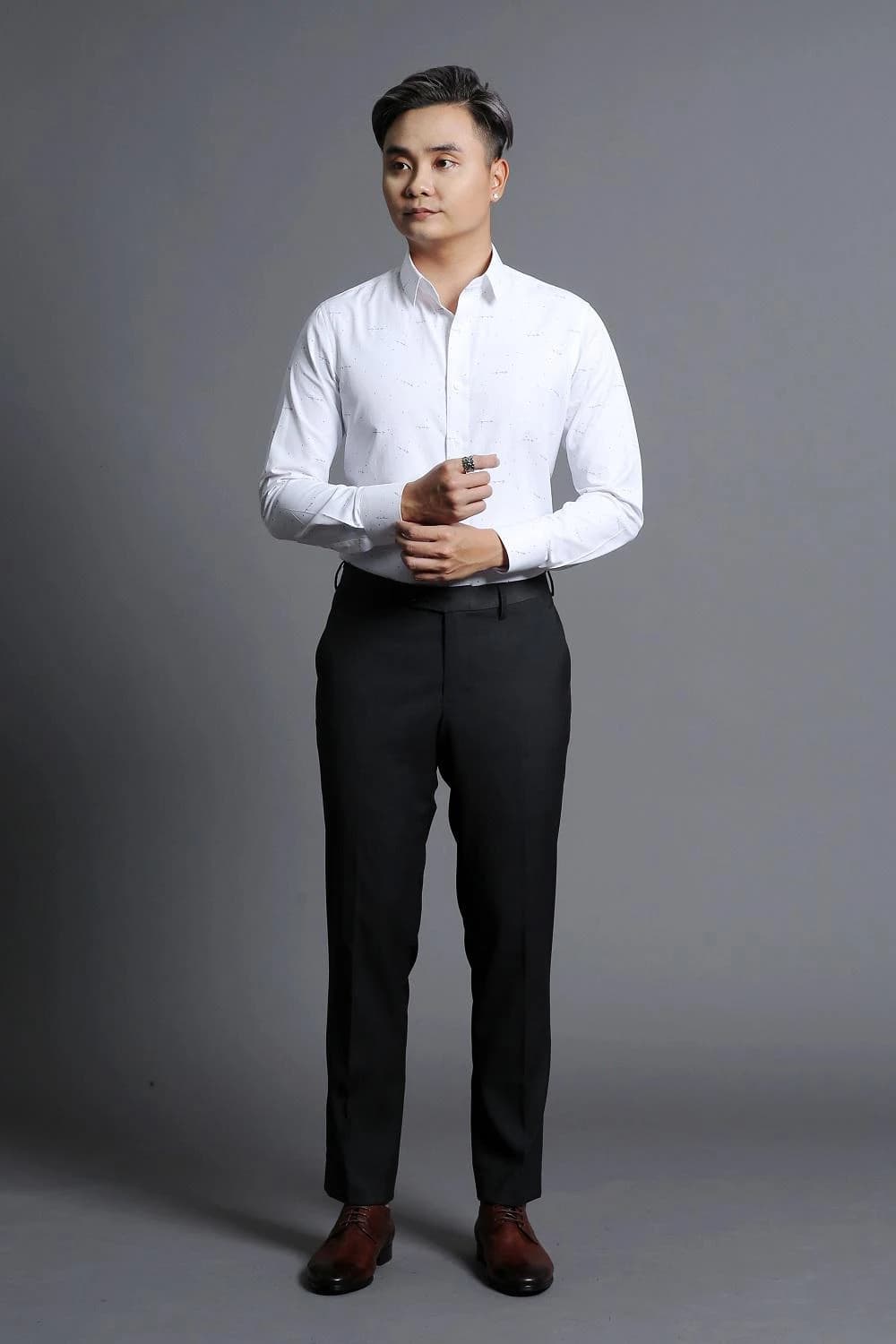 Sơ Mi Trắng Điểm Nét Bạc