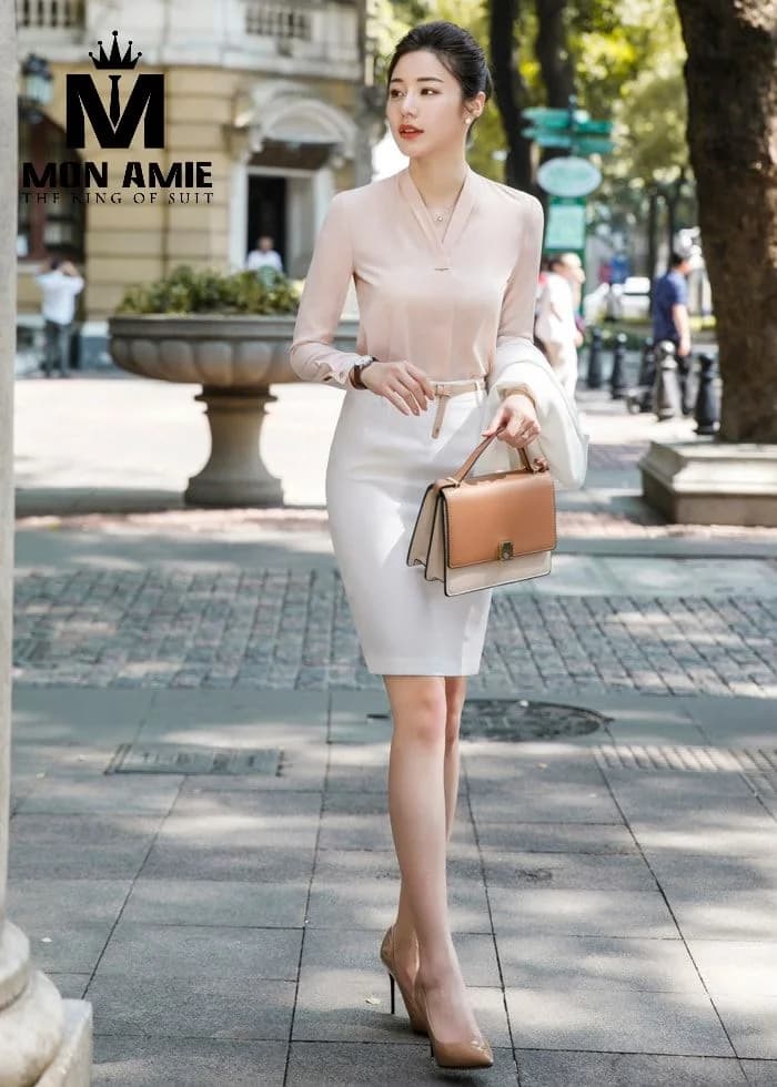 Sơ Mi Nữ Hồng Nude Cổ V Thanh Mảnh Vải Rũ