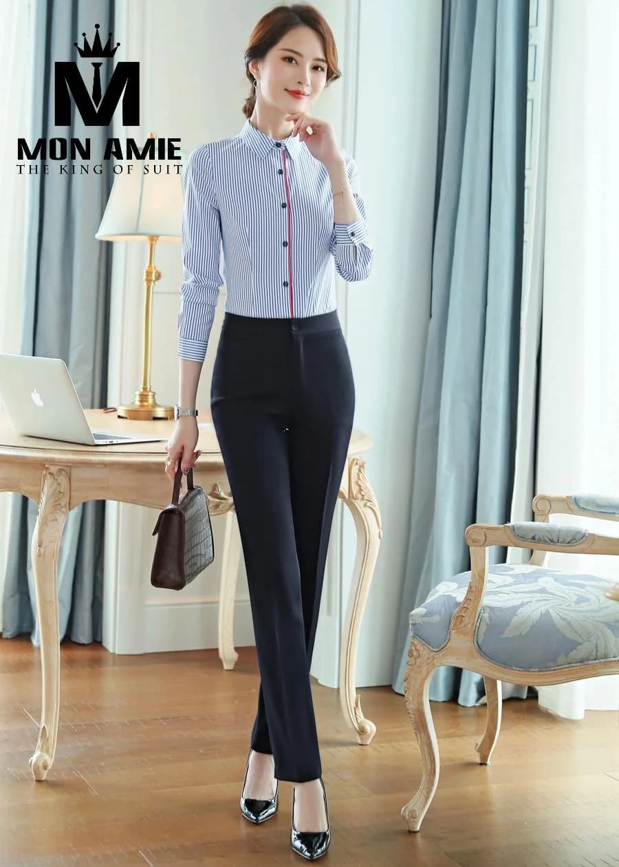 Sơ Mi Nữ Sọc Xanh Nhạt Viền Hồng Đỏ Nẹp Ngực