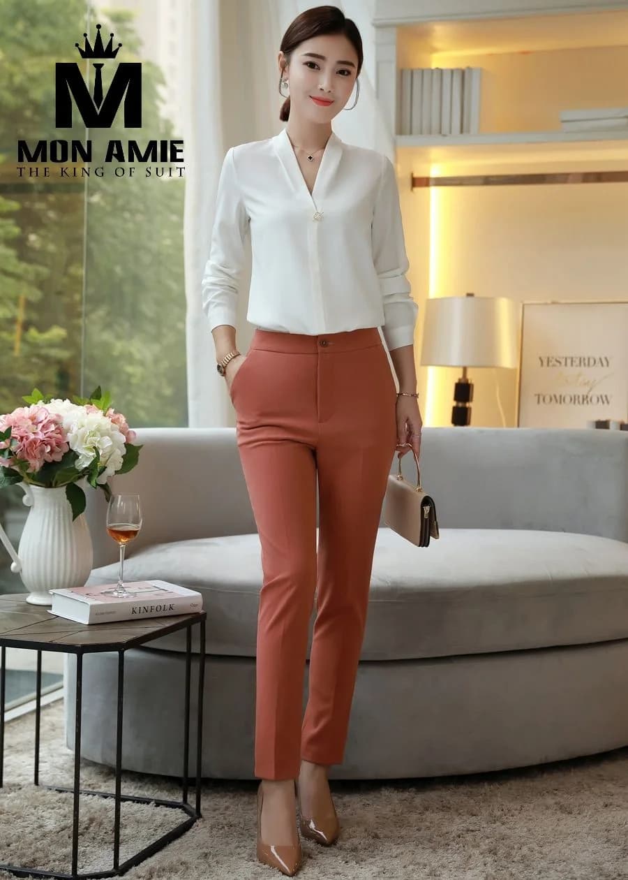 Sơ Mi Nữ Trắng Cổ V Khuy Vàng Phối Quần Cam Đất