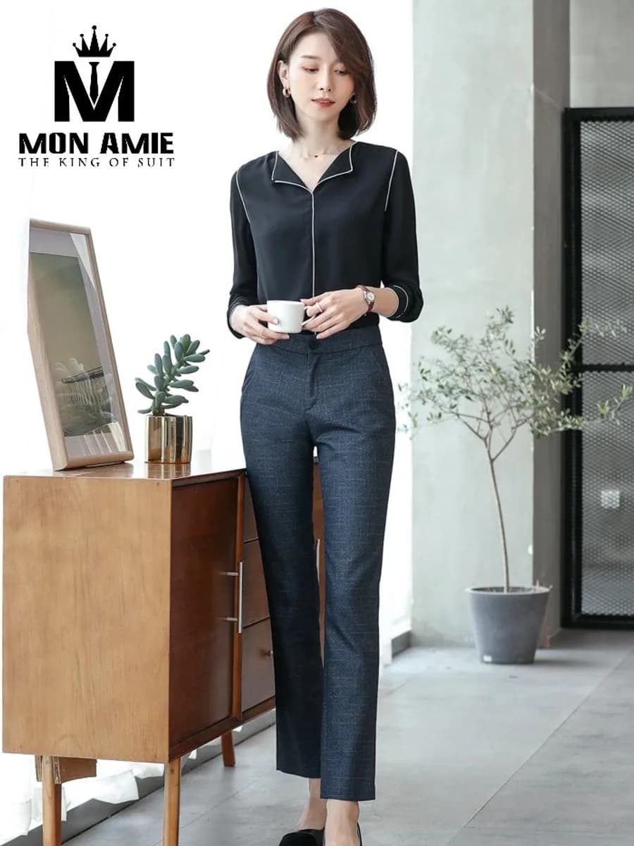 Sơ Mi Nữ Đen Cổ V Viền Trắng Tay Lửng