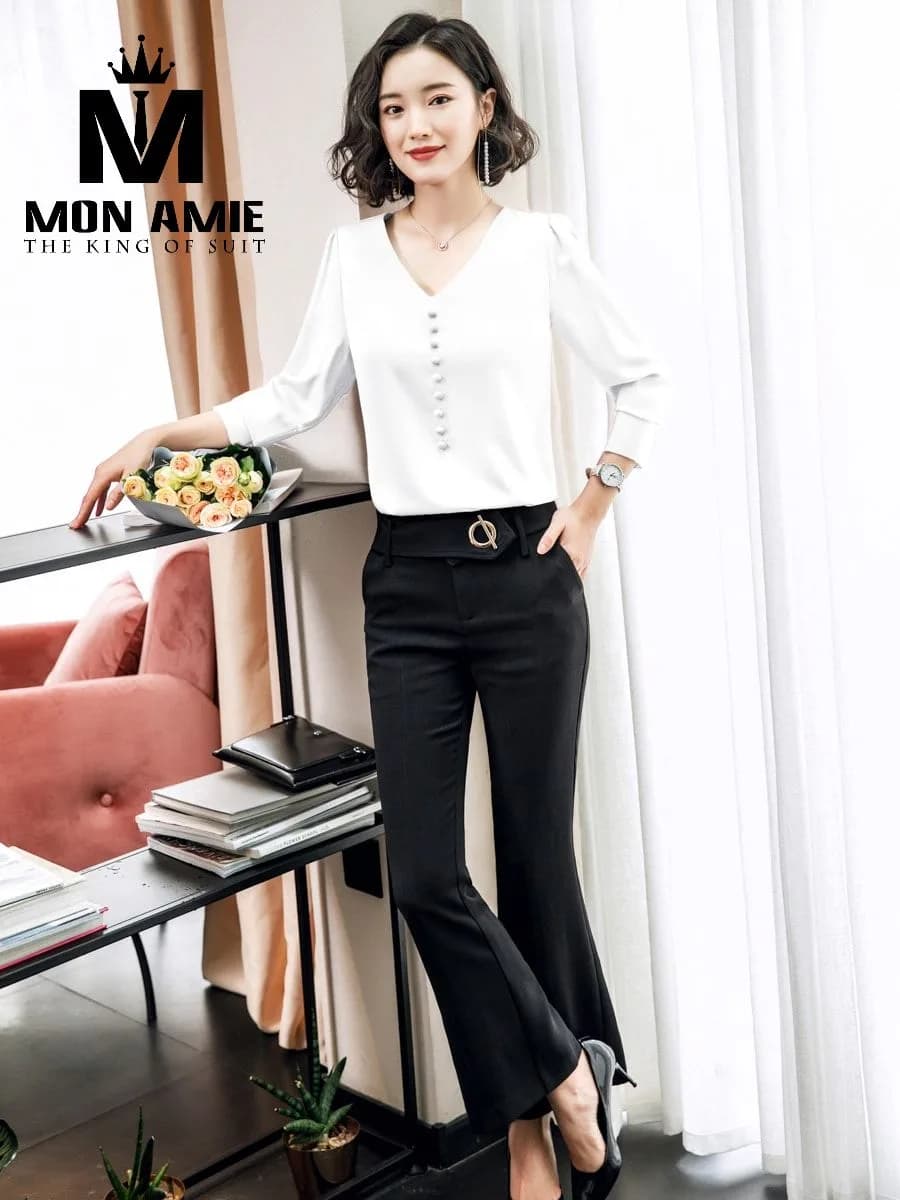 Sơ Mi Nữ Trắng Cổ V Hàng Cúc Ngọc Trai Dọc Ngực