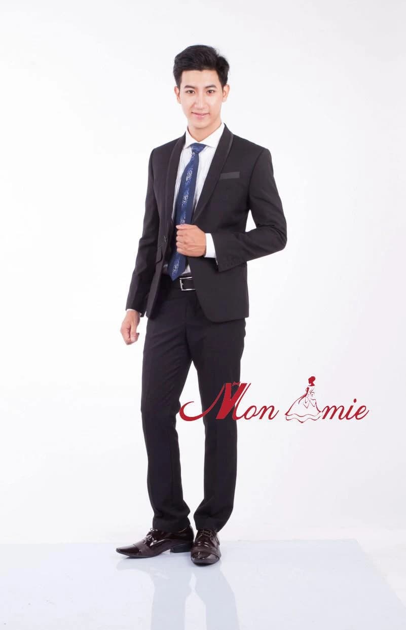 Vest Đen Khăn Túi Quý Ông