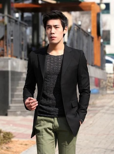 Blazer Đen Tối Giản