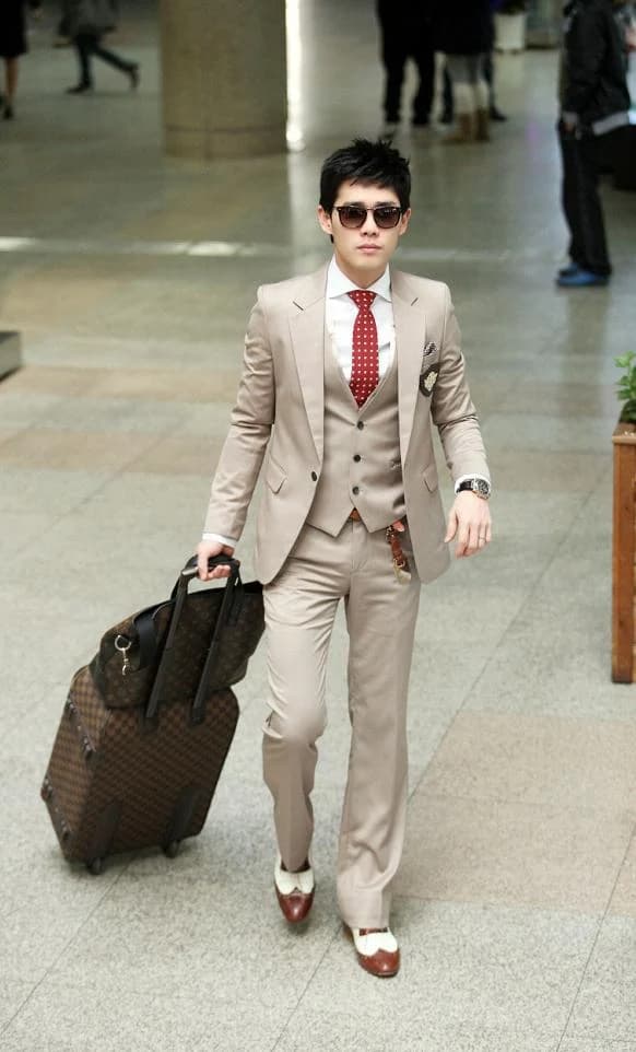 Vest Taupe Ba Mảnh Lữ Hành
