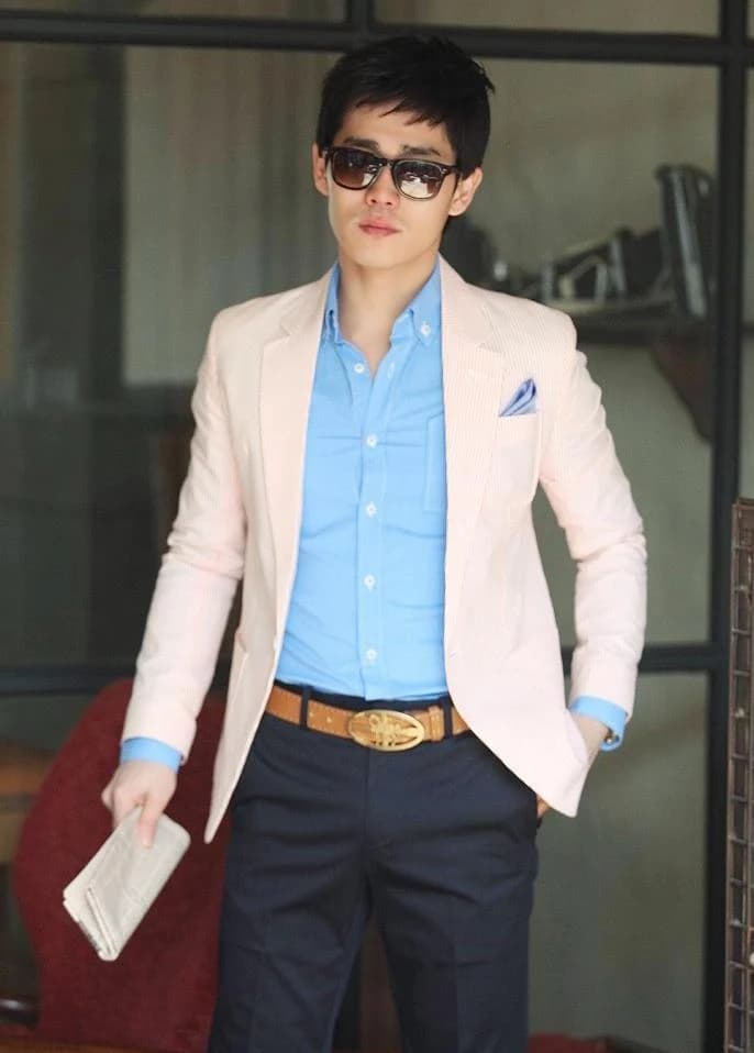 Blazer Hồng Phấn Kẻ Sọc