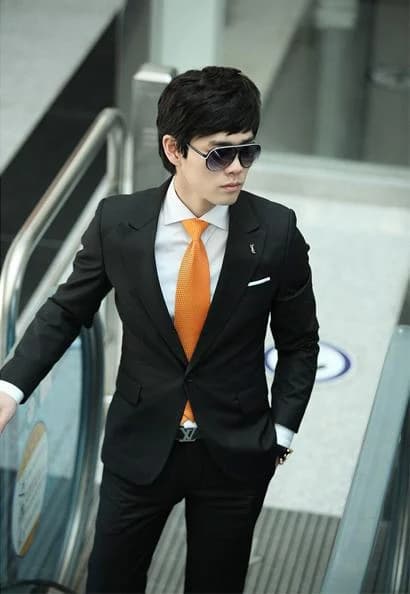 Vest Đen Cà Vạt Cam Đất
