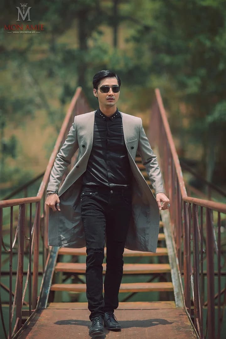 Áo Măng Tô Mỏng Xám Nhạt Hai Hàng Cúc