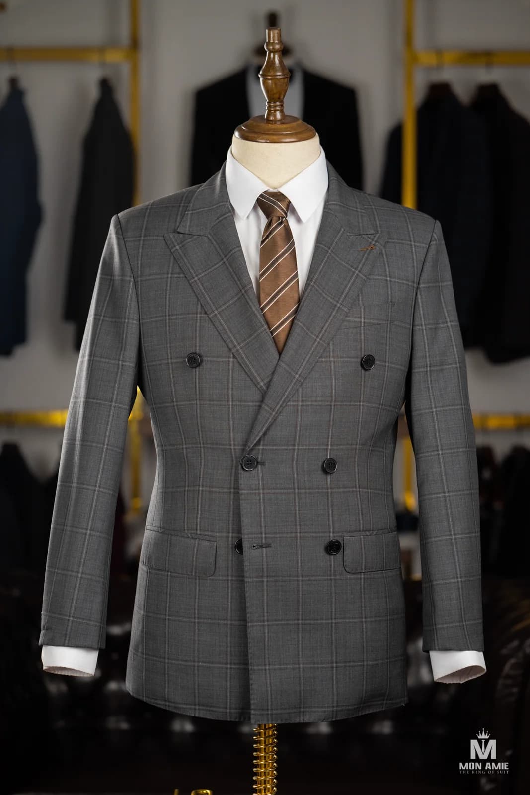 Suit Hai Hàng Nút Xám Khói Kẻ Ô Vạch Nâu Ve Nhọn