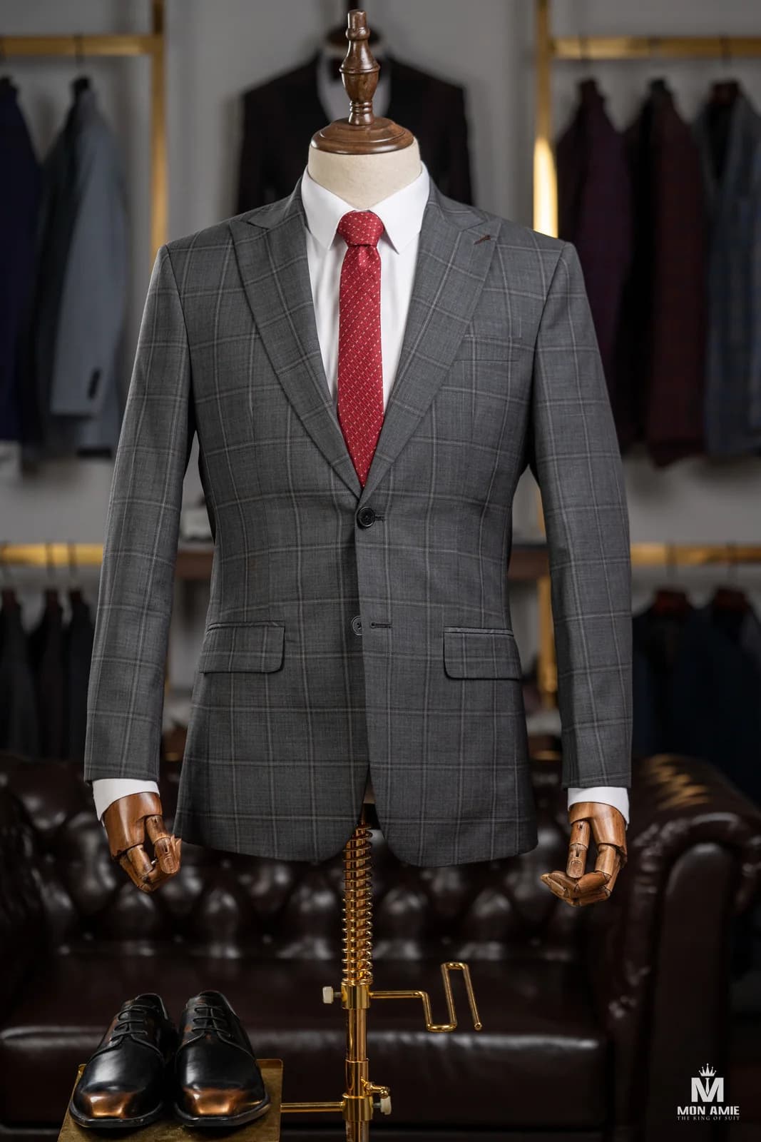 Suit Hai Nút Xám Khói Kẻ Ô Vạch Nâu Đỏ Ve Nhọn