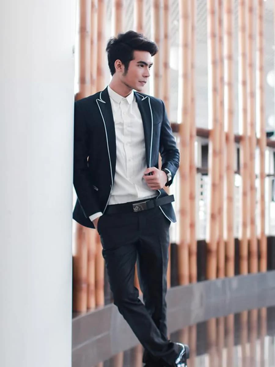 Vest Đen Viền Chỉ Trắng
