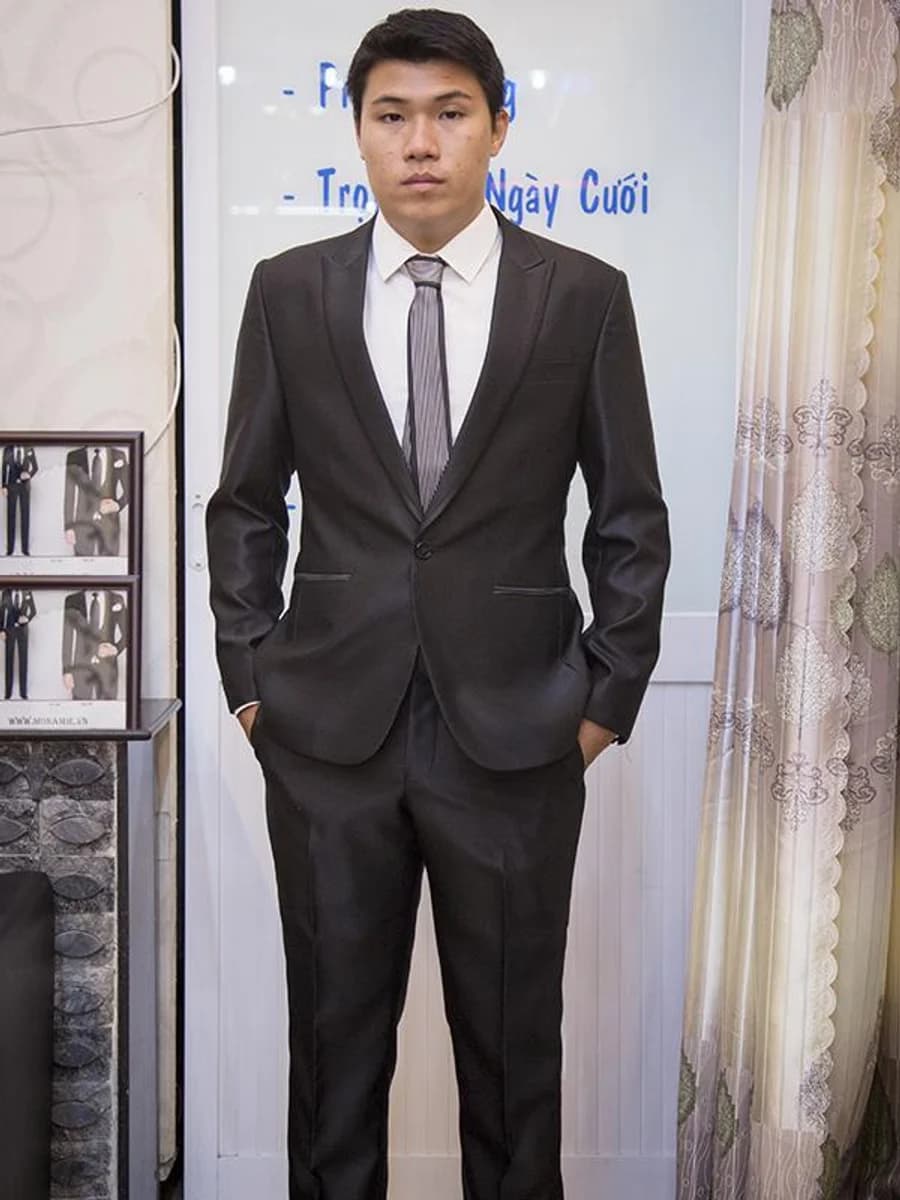 Nâu Sẫm Ánh Kim