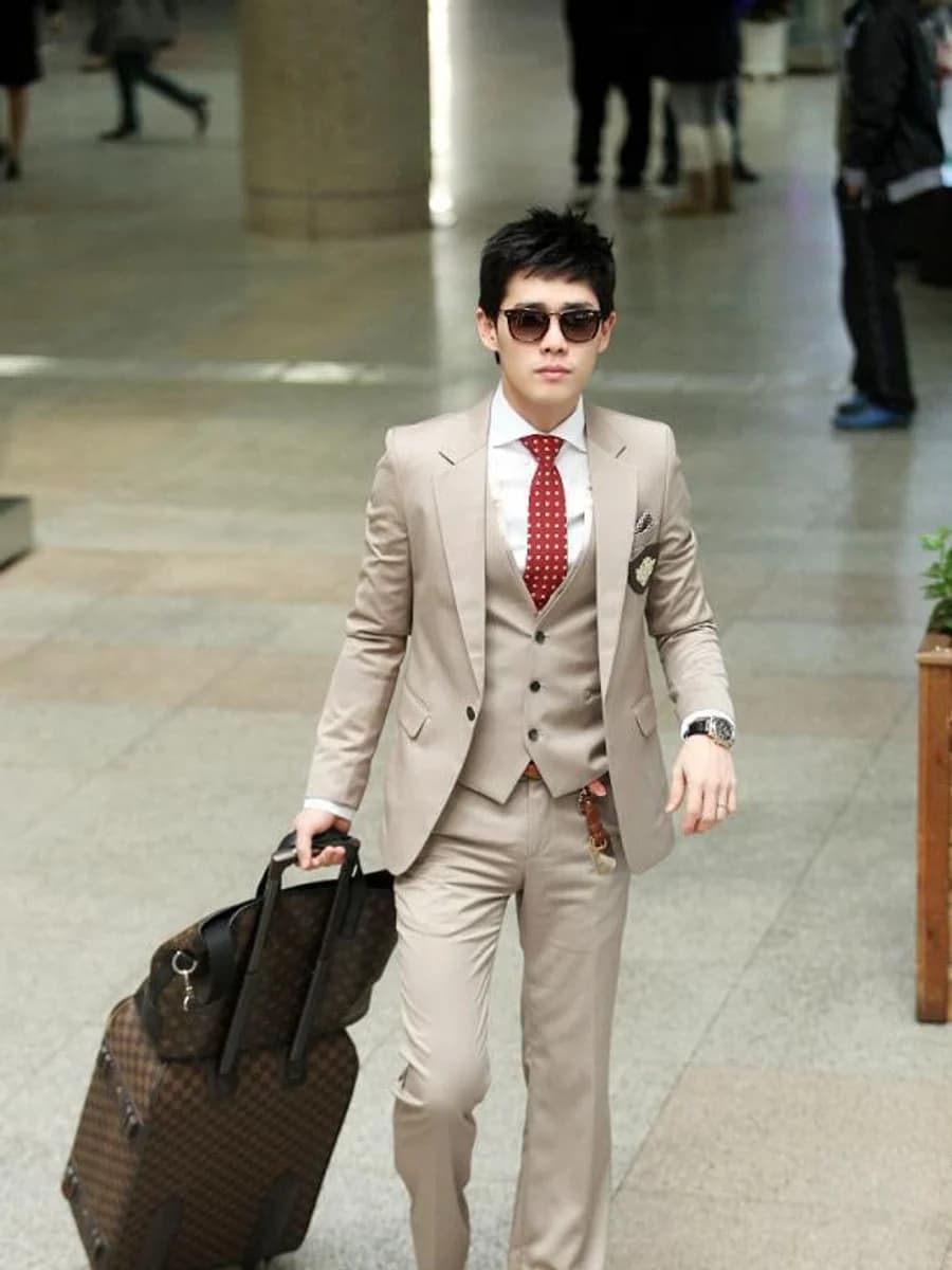 Vest Taupe Ba Mảnh Lữ Hành