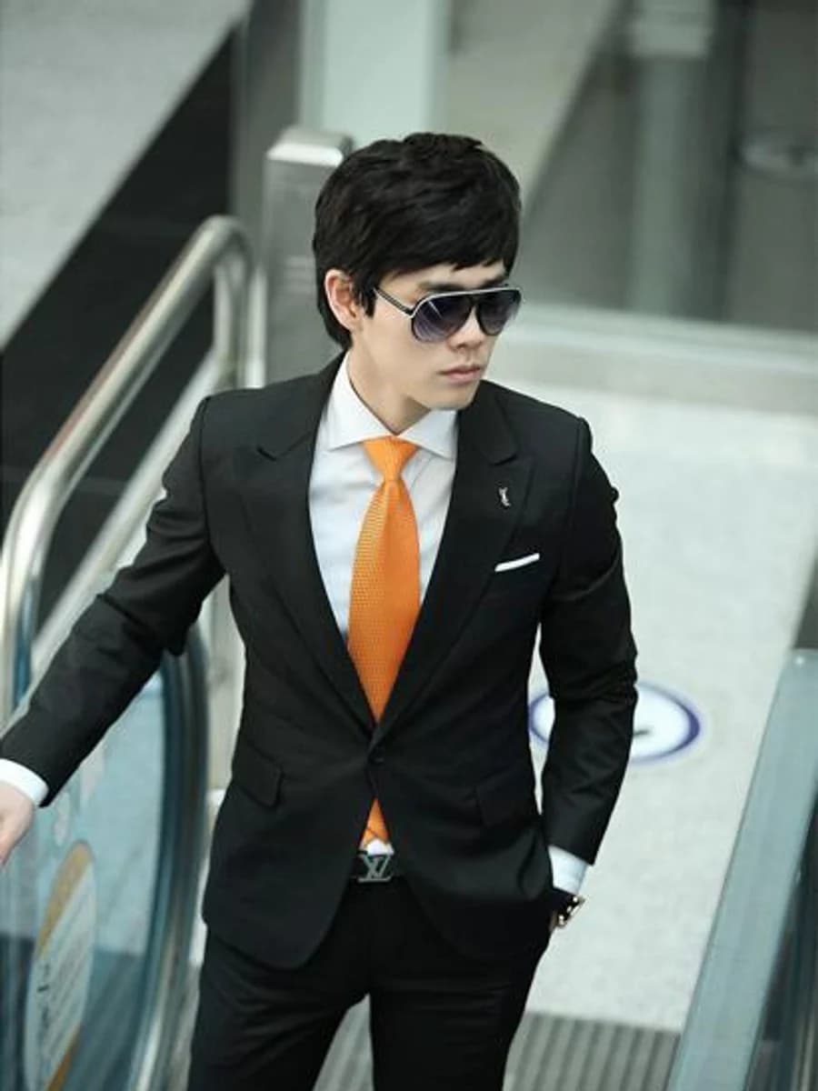 Vest Đen Cà Vạt Cam Đất
