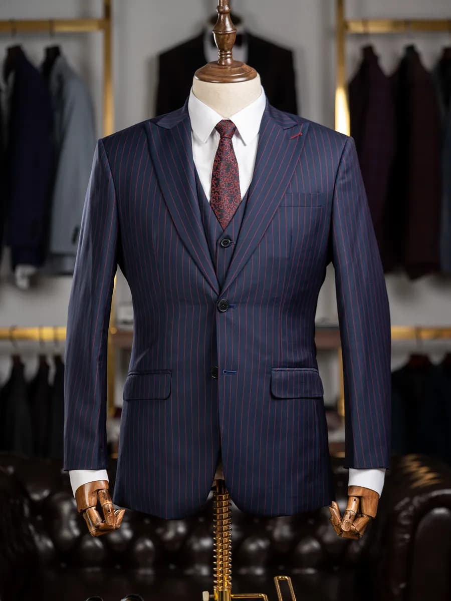 Suit Ba Mảnh Xanh Navy Sọc Đỏ Đô Ve Nhọn