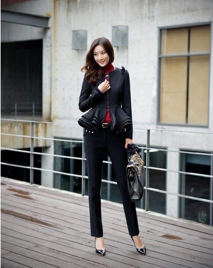 Vest Đen Peplum Xếp Tầng