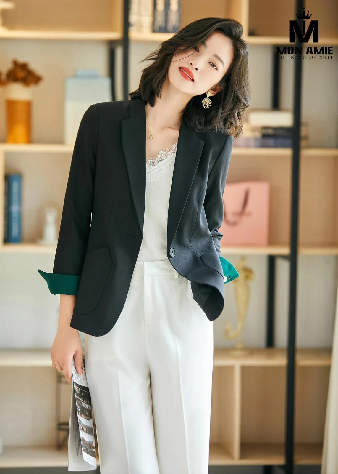 Blazer Đen Lót Xanh Ngọc Lục