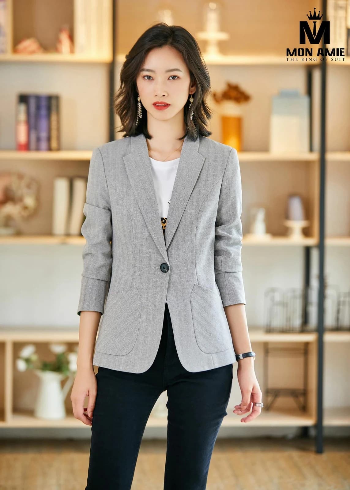 Blazer Xám Sáng Túi Bo Cong