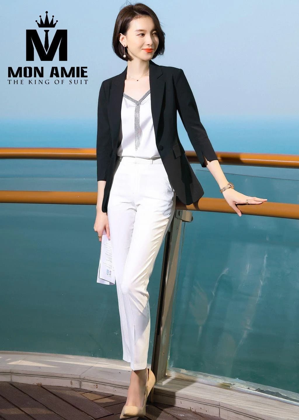 Blazer Đen Tay Bảy Phần
