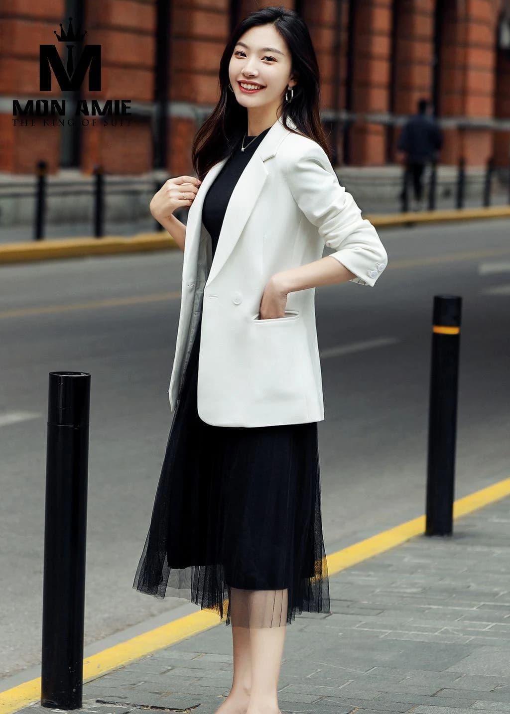 Blazer Trắng Kem Ve Nhọn
