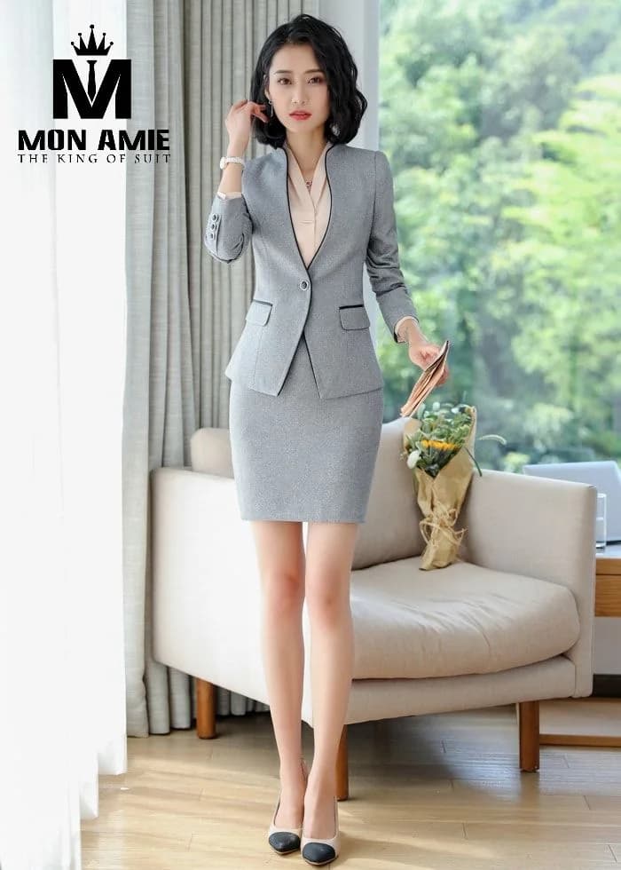 Suit Nữ Xám Ghi Cổ Tim Viền Đen Chân Váy Ôm