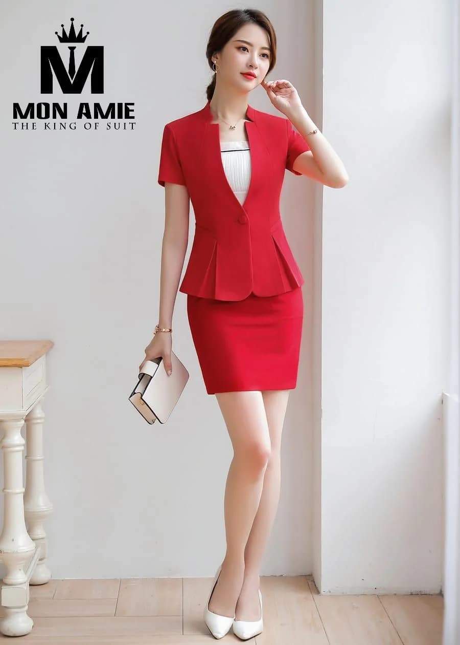 Suit Nữ Đỏ Cổ Đứng Tay Ngắn Xếp Ly Eo Chân Váy Ôm