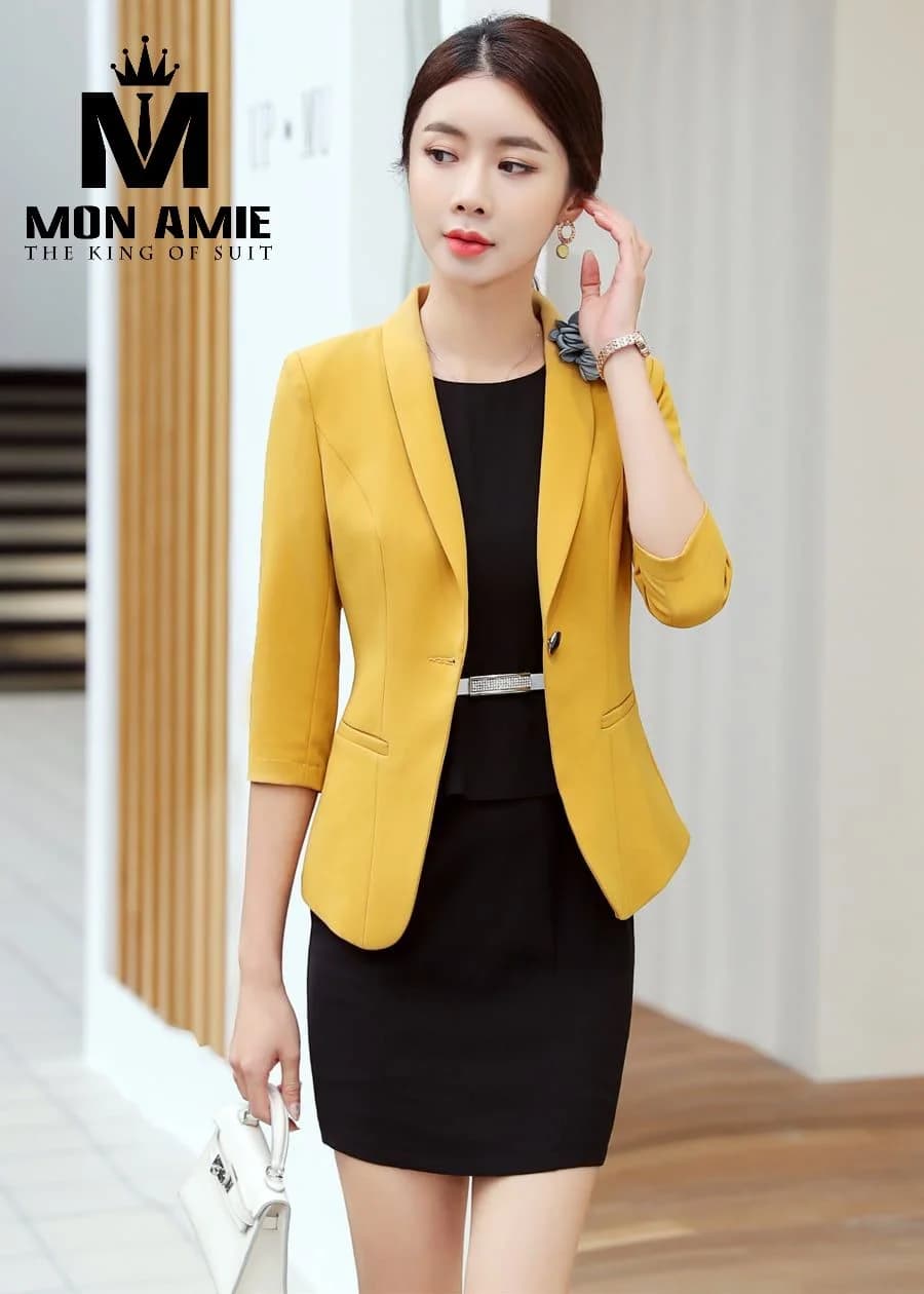 Blazer Nữ Vàng Mù Tạt Tay Lỡ Phối Đầm Đen Thắt Lưng