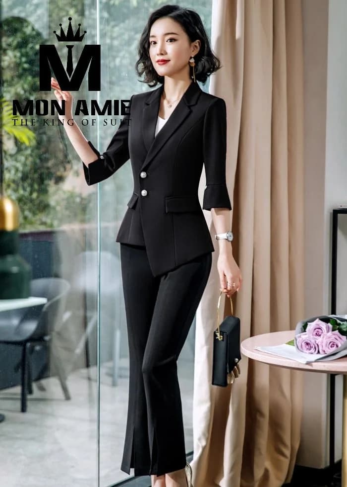 Suit Nữ Đen Vạt Lệch Tay Loe Nút Ngọc Trai Quần Xẻ Tà