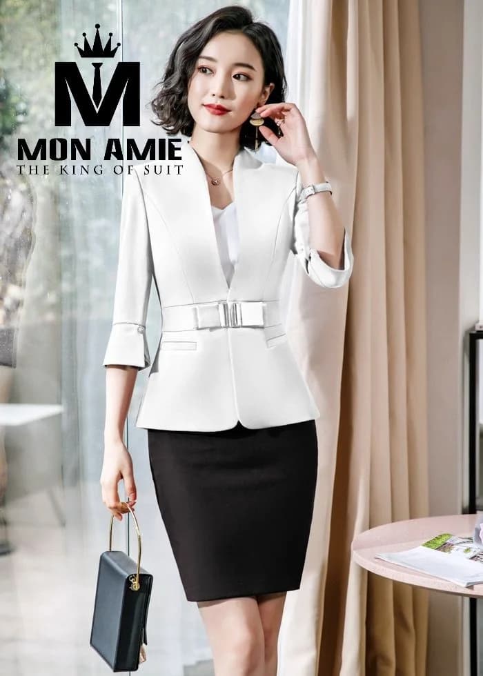 Suit Nữ Trắng Cổ V Đai Eo Nơ Khóa Tay Loe Chân Váy Đen
