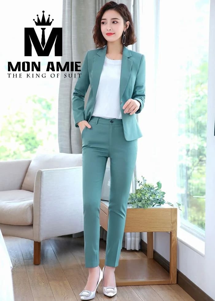 Suit Nữ Xanh Ngọc Một Nút Ve Chữ K Quần Lửng