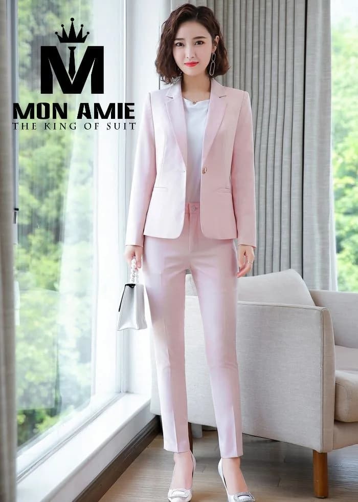 Suit Nữ Hồng Phấn Nhạt Một Nút Ve Chữ K Quần Lửng