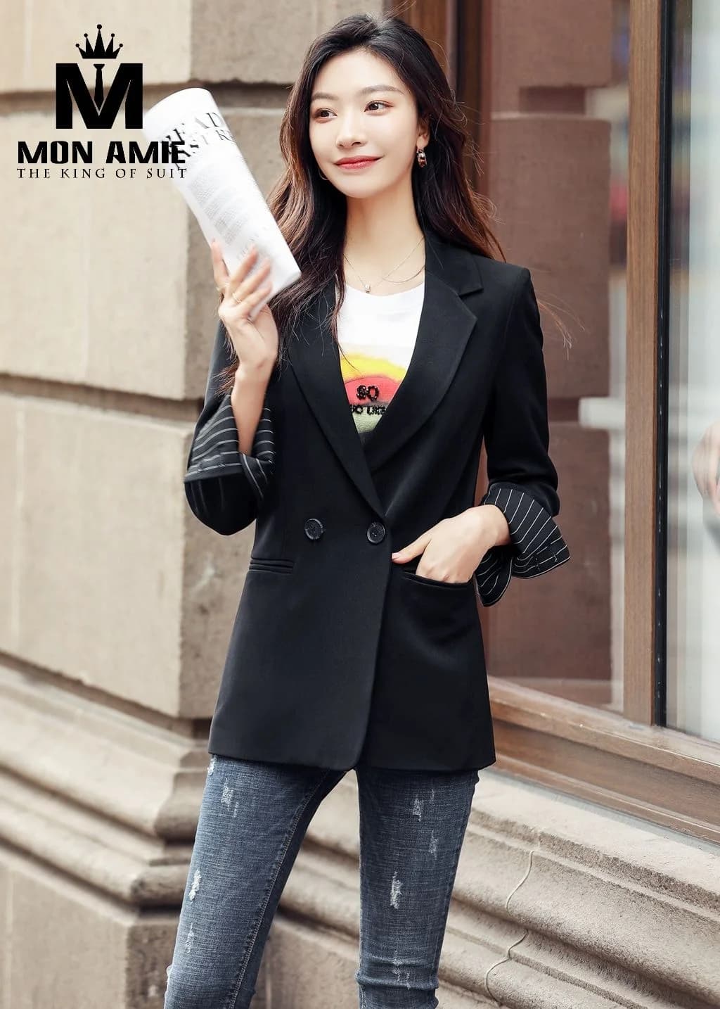 Blazer Nữ Đen Dáng Suông Lót Tay Sọc Xắn Gọn