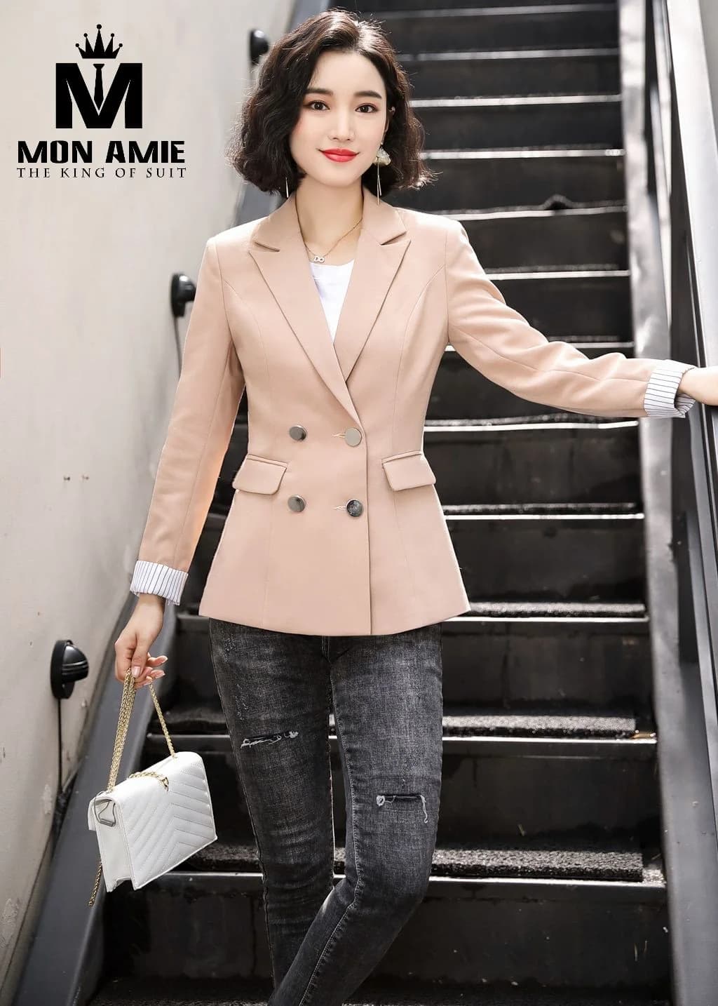 Blazer Nữ Hồng Nude Ôm Eo Cài Chéo Bốn Cúc