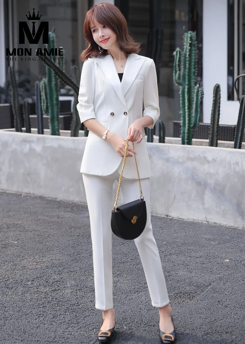 Suit Nữ Trắng Ngà Hai Hàng Khuy Quần Ống Đứng Lửng