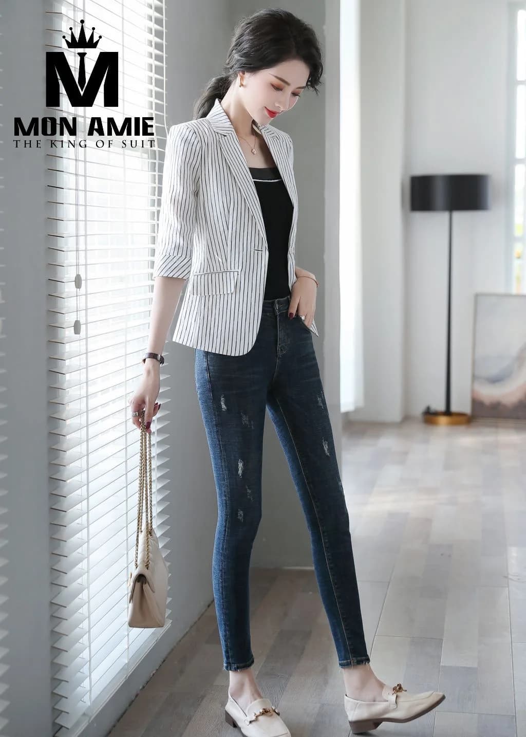 Áo Vest Nữ Kẻ Sọc Trắng Đen Một Khuy Tay Lỡ