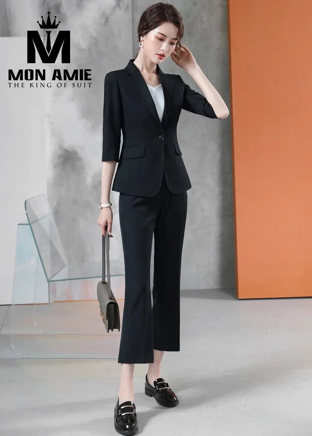 Suit Nữ Đen Kẻ Chìm Một Khuy Quần Ống Loe Lửng