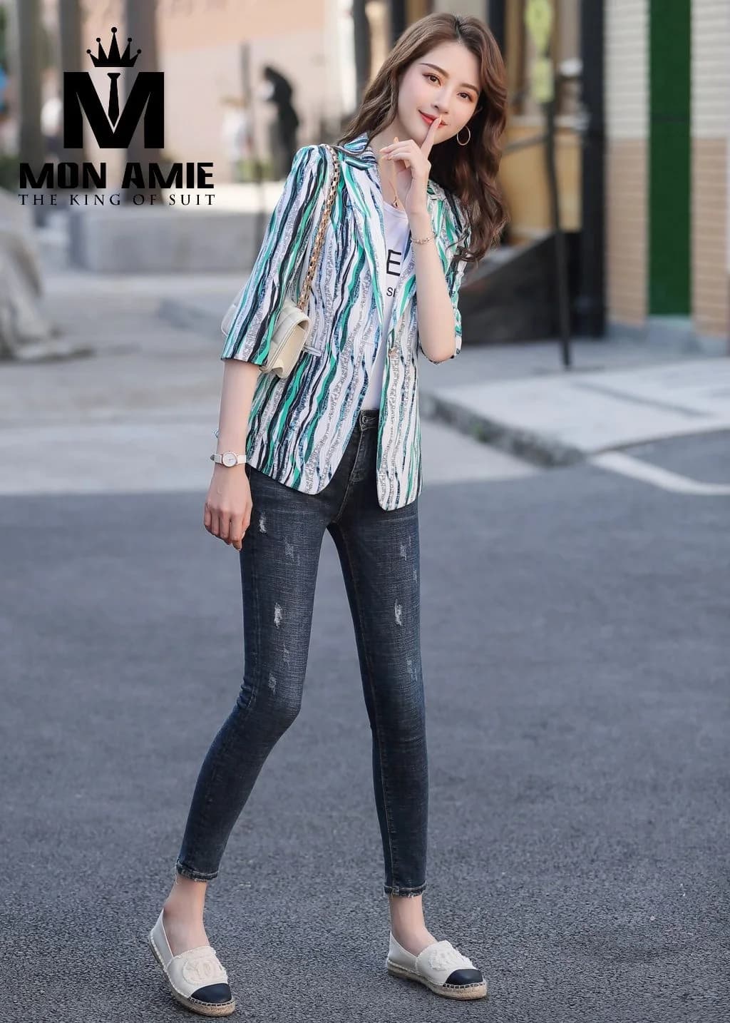 Blazer Nữ Sọc Loang Xanh Ngọc Trắng Tay Lửng