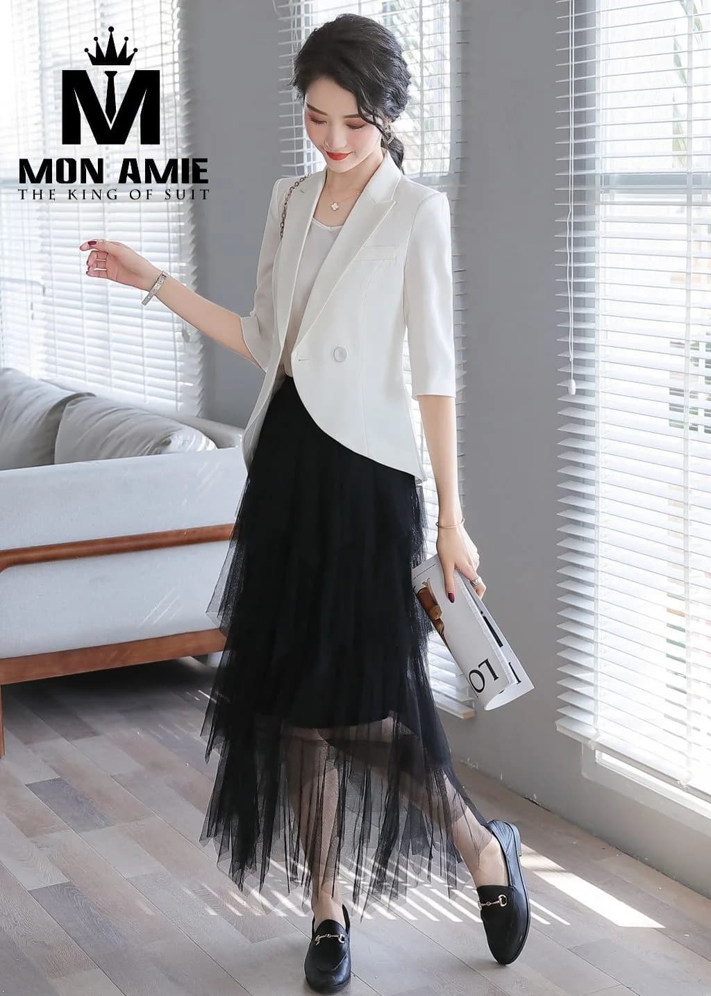 Blazer Nữ Trắng Một Nút Vạt Bầu Phối Váy Voan Đen