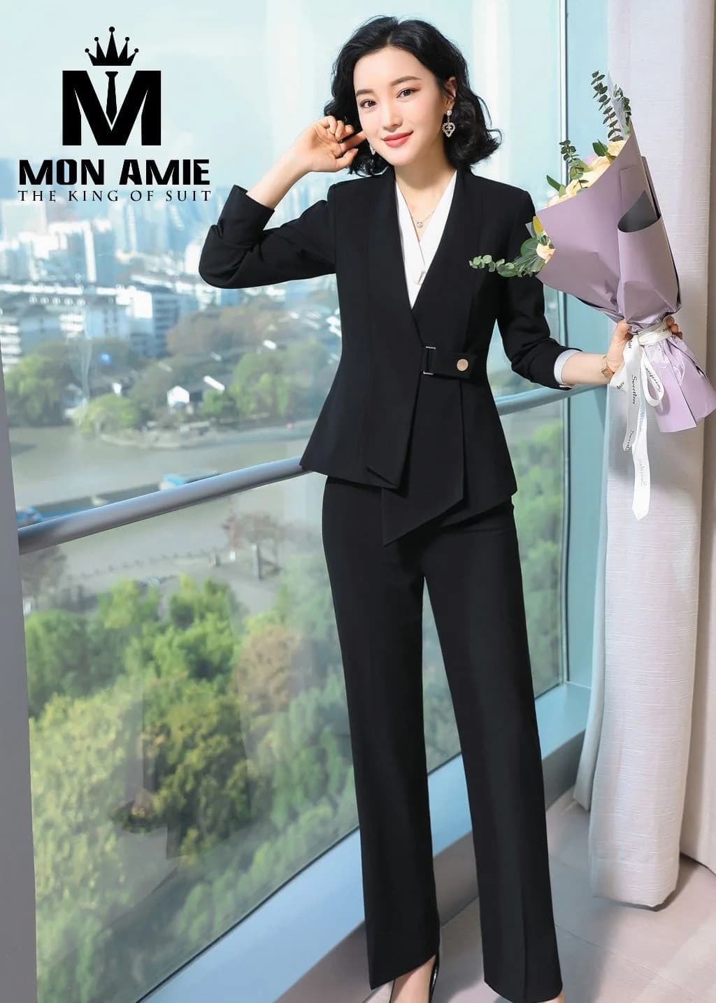 Suit Nữ Đen Vạt Chéo Đai Nút Vàng Quần Suông