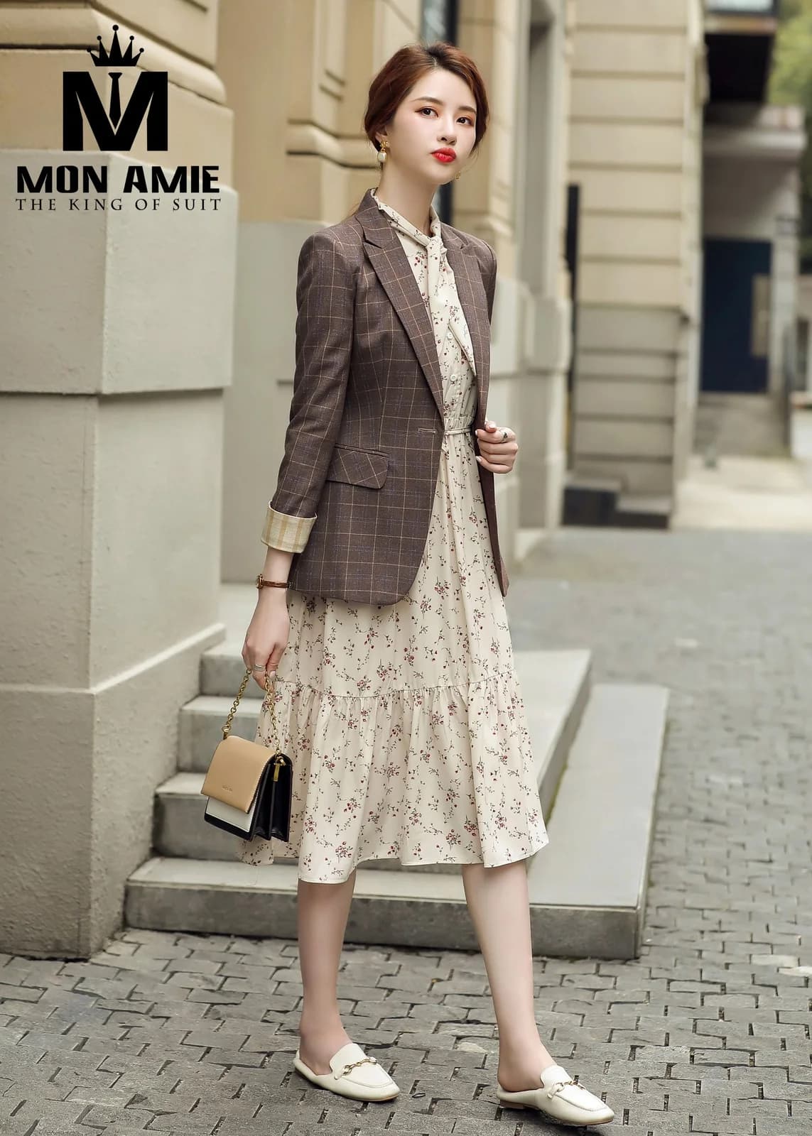 Blazer Nữ Nâu Cà Phê Caro Một Khuy Tay Lật Be