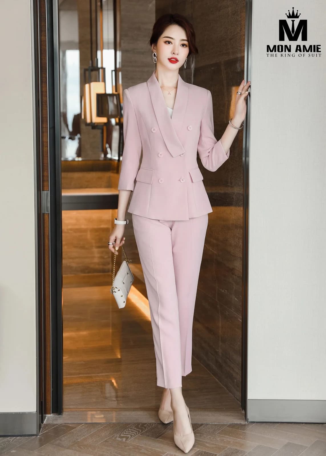 Suit Nữ Hồng Phấn Hai Hàng Cúc Tay Lửng Quần Lửng