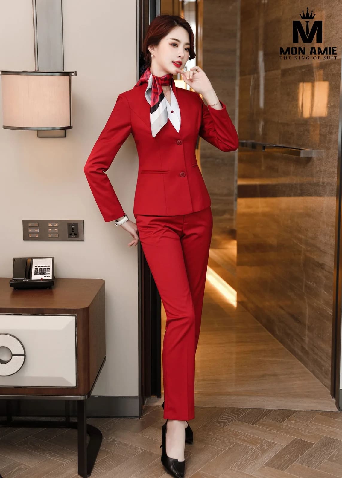 Suit Nữ Đỏ Tươi Cổ V Hai Nút Quần Ống Đứng