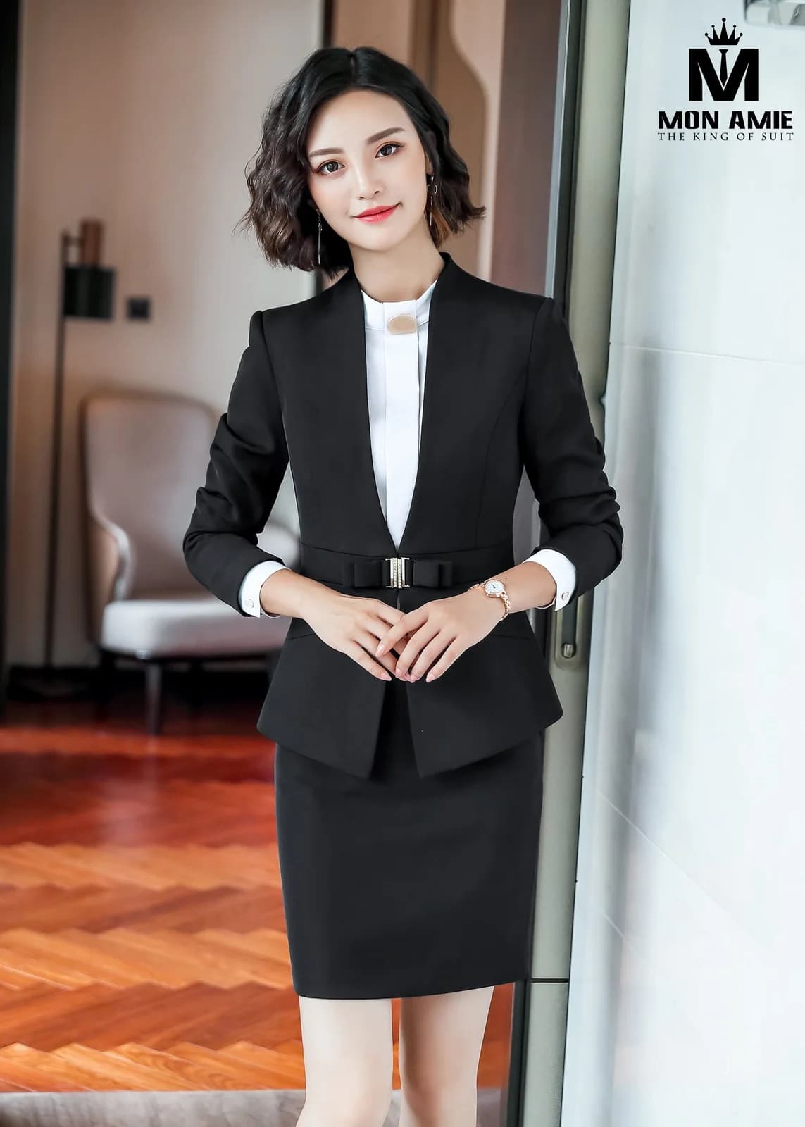 Suit Nữ Đen Không Ve Đai Nơ Khóa Vàng Chân Váy Ôm