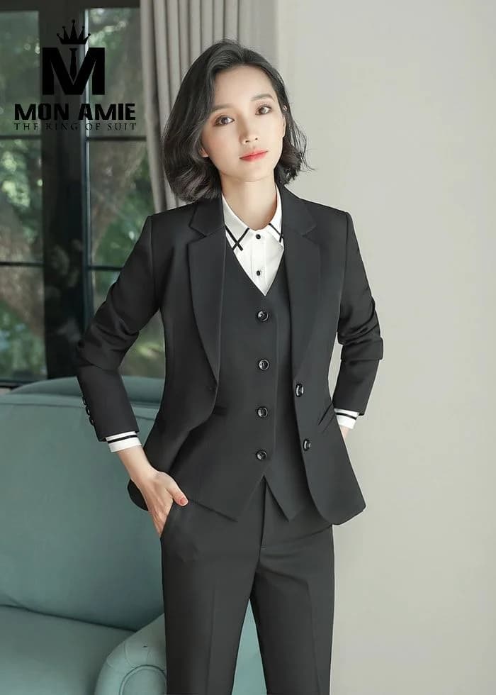 Suit Nữ Đen Ba Món Kèm Gile Bốn Nút