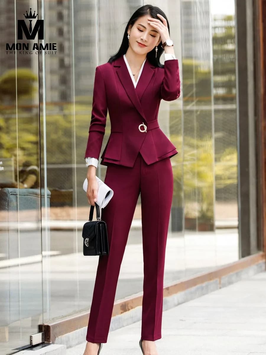 Suit Nữ Đỏ Đô Vạt Peplum Khóa Vòng Vàng